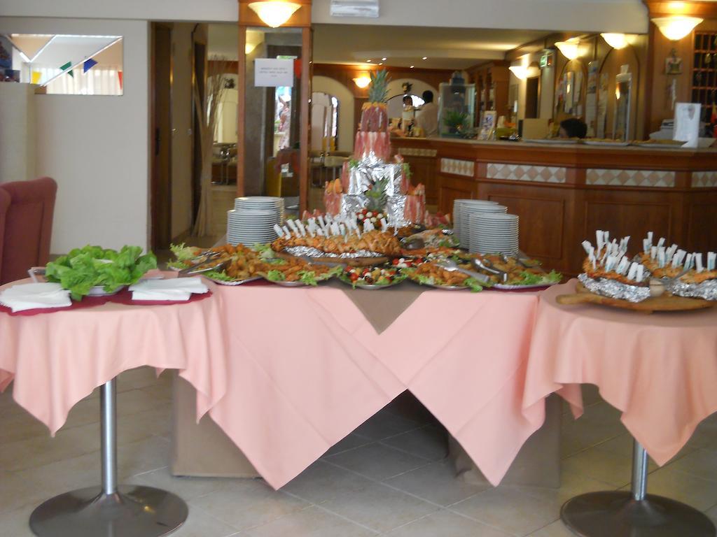 Hotel Glenn Римини Экстерьер фото